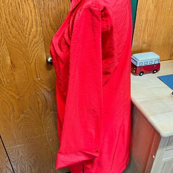 NWT Red Multiples Button Down Shirt Size Medium #037 - Picture 5 of 8